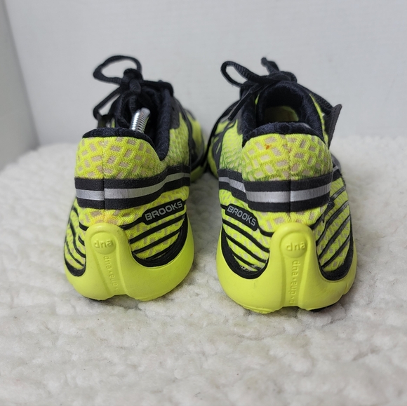 Brooks PureDrift Men’s 12.5 Running Shoes Neon Green Black Vintage Minimalist. - Picture 4 of 10